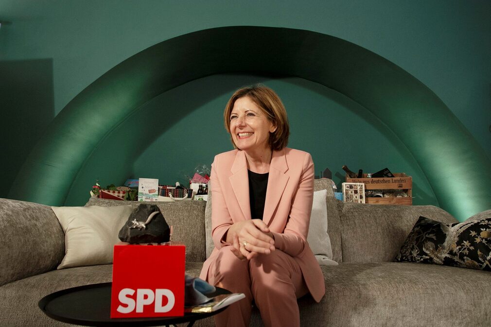 Rhineland-Palatinate is led by Prime Minister Malo Dreyer (SPD), in association with the Green and Market Liberal FDP.  The alliance between the parties themselves could become a reality at the federal level.