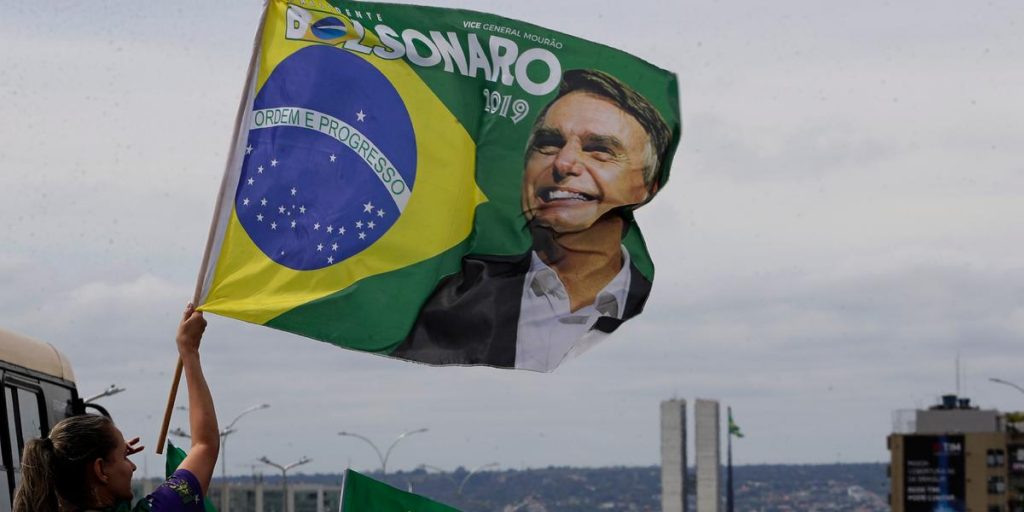 Thousands took part in demonstrations in favor of Bolsonaro