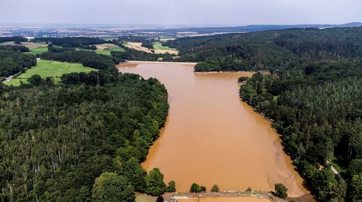 There is great concern about the explosion of the Steinbach Dam near Euskirchen.  On Saturday, rumors spread that she had already been inundated.