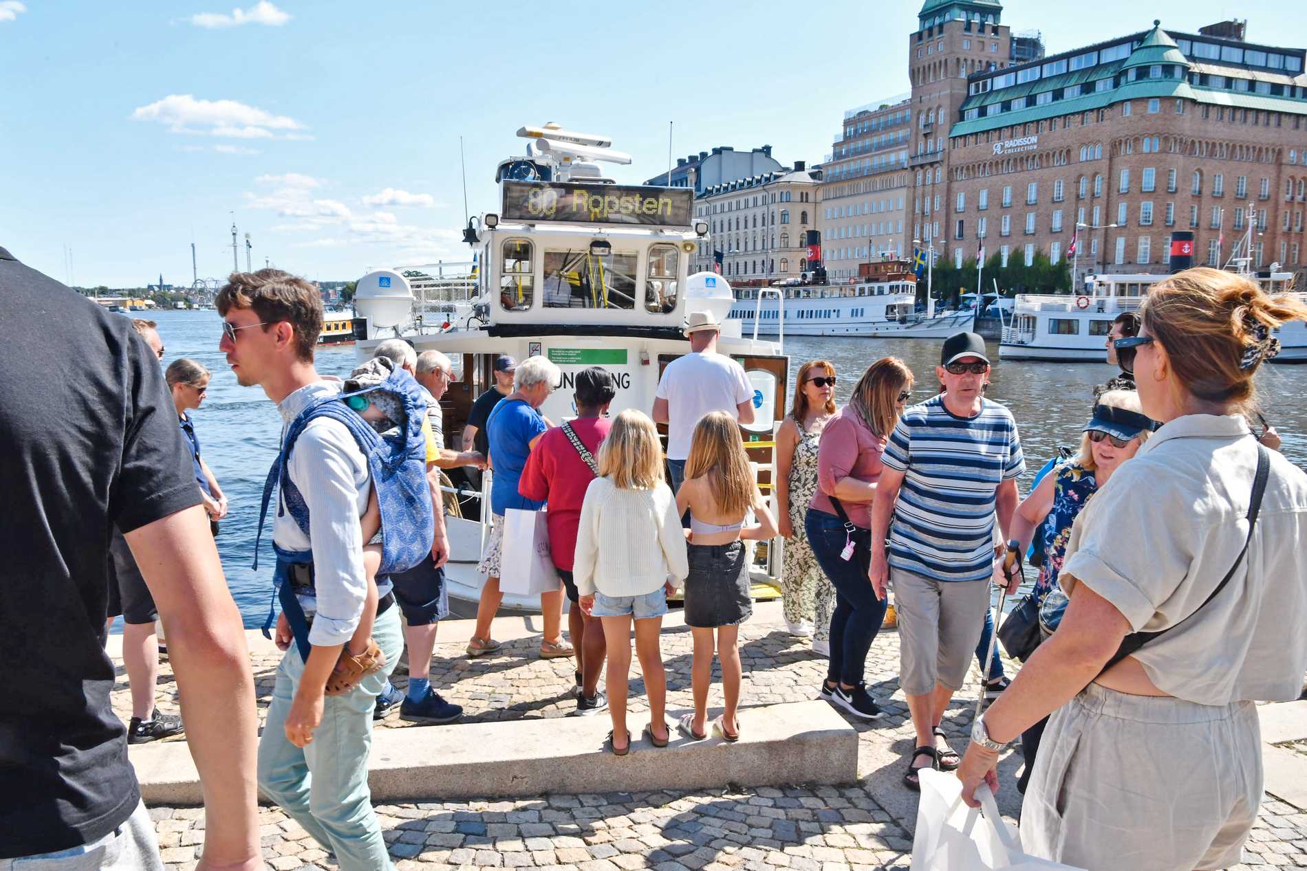 Many county boards warn of increased congestion and decreased willingness to comply with the restrictions.  The photo was taken in Stockholm. 