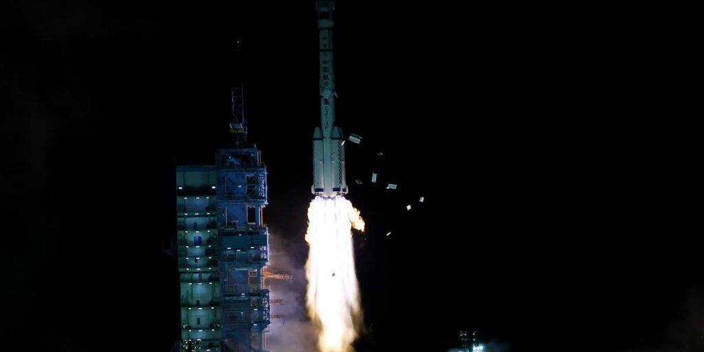 Chinese rocket on its way to space