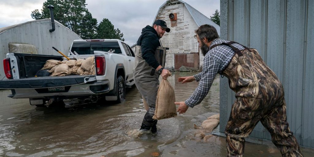 More deaths after floods in Canada