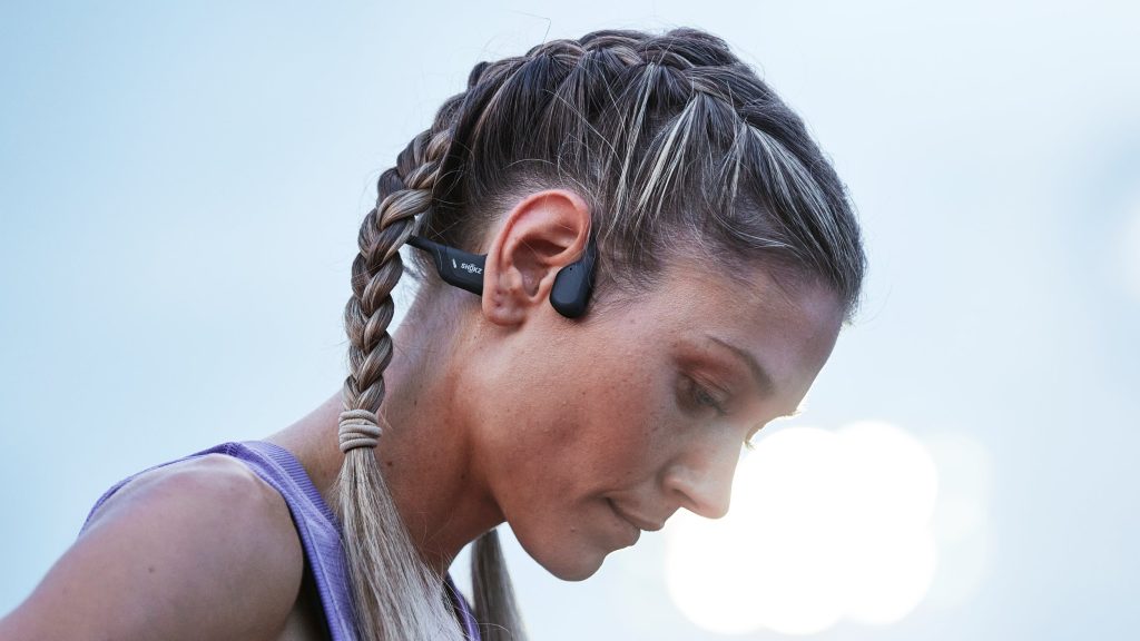The new Shokz headphones are equipped with a new platform.  Headphones you shouldn't put in your ears