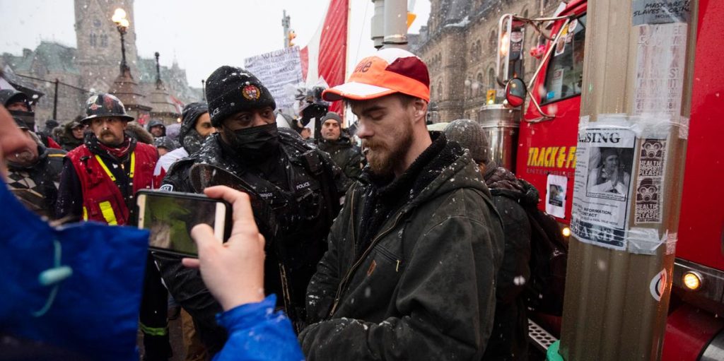 Police arrest protesters in Ottawa