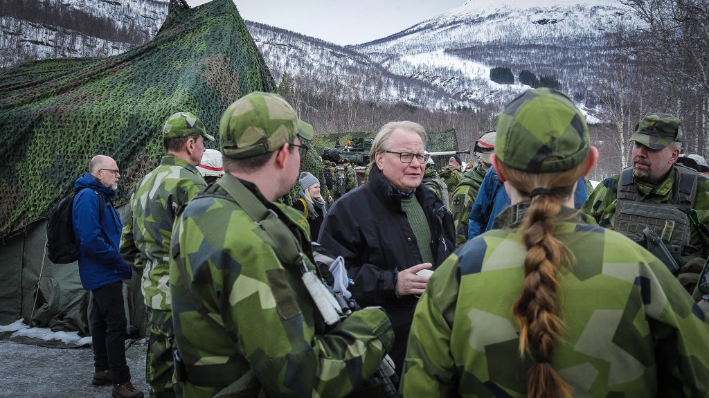 Defense Minister Peter Holtqvist visited Cold Response Exercise 2022