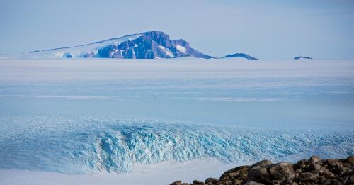 Temperature record in Antarctica - nearly 40 degrees above normal
