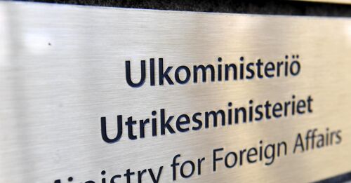 Did UM do it right when it just wanted to talk about its activities in Finnish?