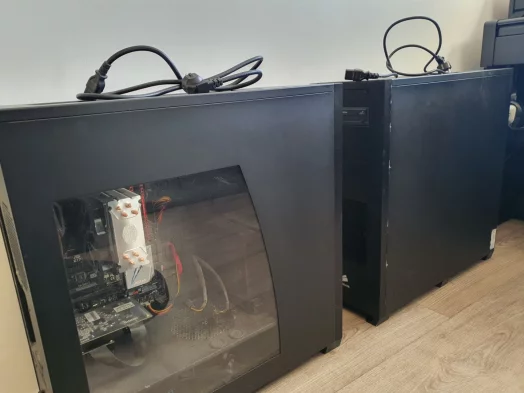 2 computers for sale - picked up in Borlange