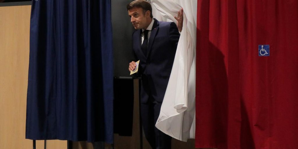 Macron loses control of Parliament