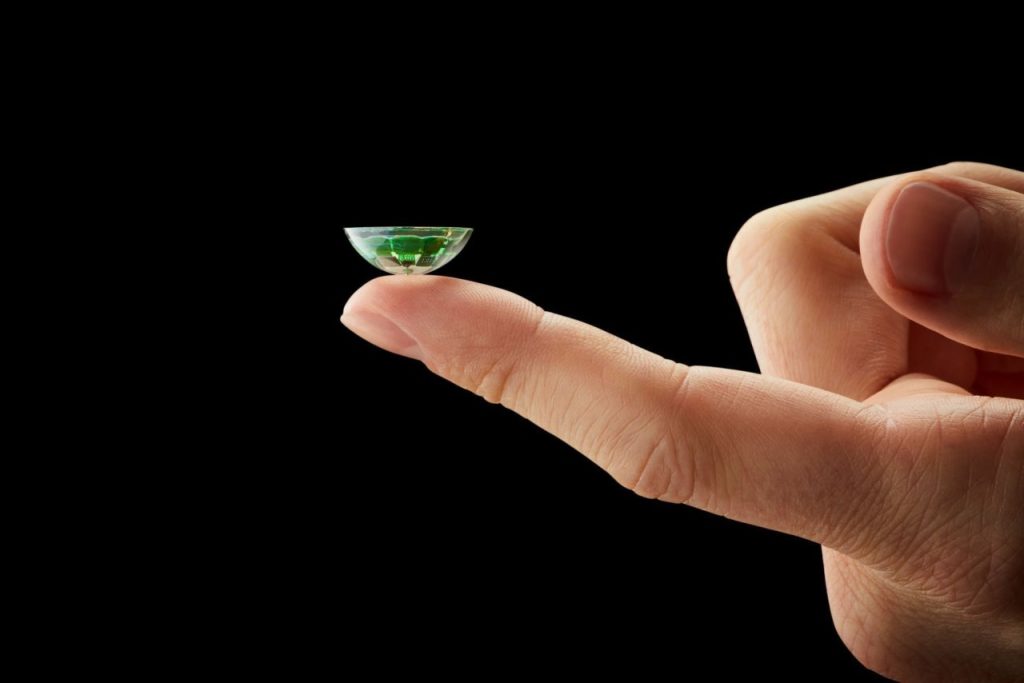 Contact lens prototype equipped with Micro LED processor and ARM M0