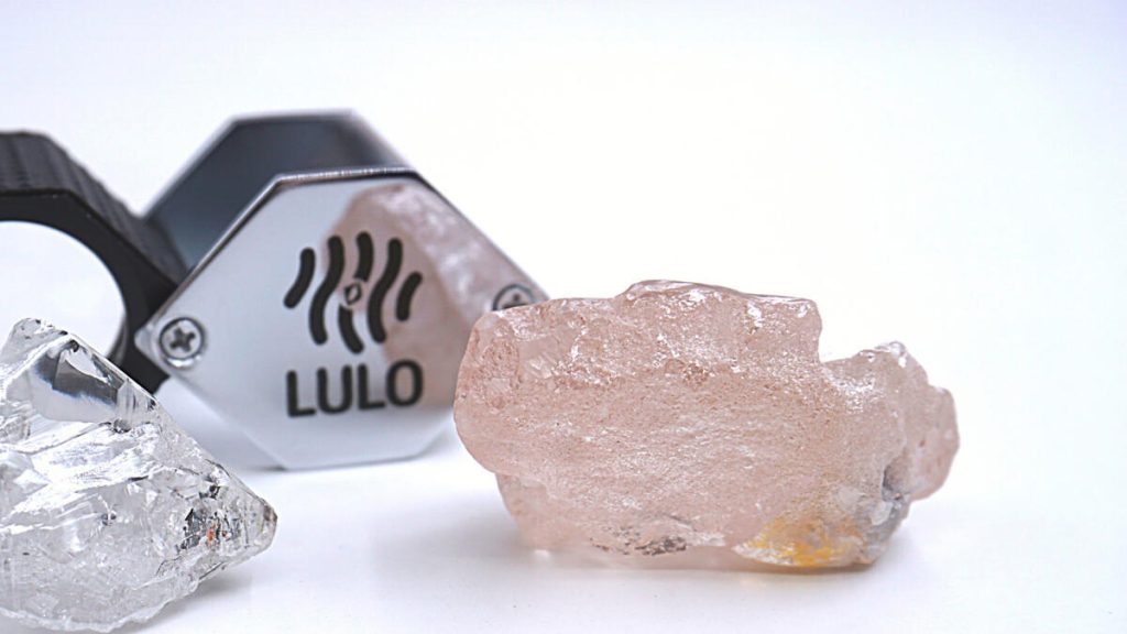 Rare pink diamond found - the largest in 300 years