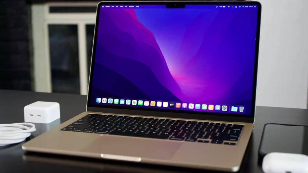 This YouTuber shows how a cooling pad can increase the performance of Macbook Air