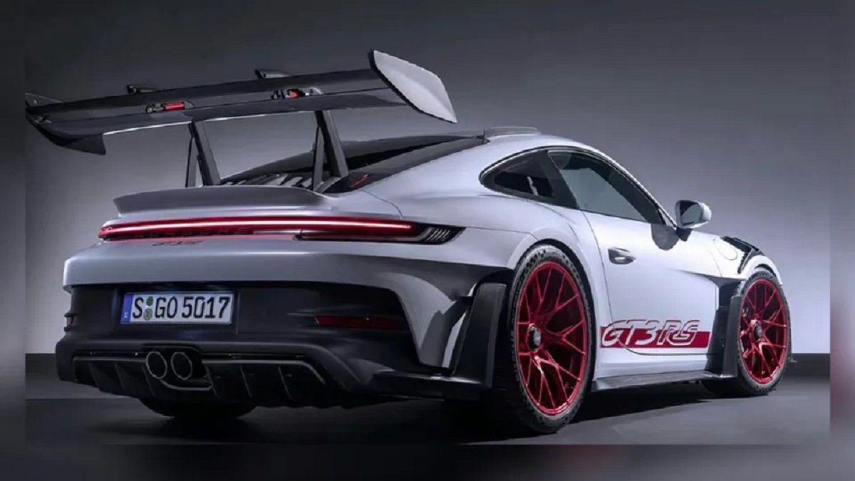 Porsche 911 GT3 RS rear view