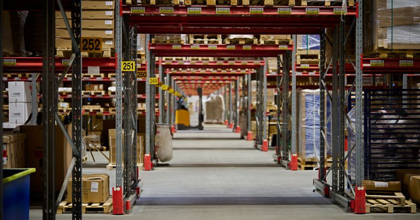 5 out of 6 warehouse managers associate a good work environment with profitability